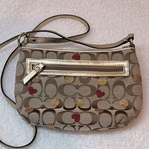 Coach | Tan/Brown Hearts & Gold Dots Crossbody